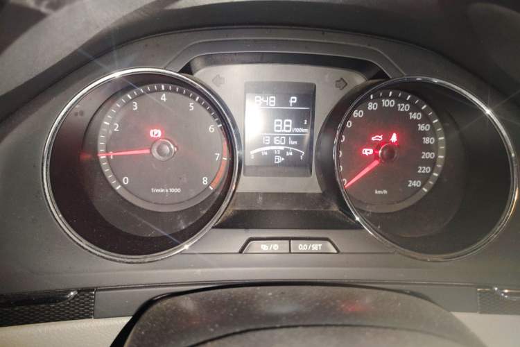 Used Volkswagen Bora 2014 1.6L Automatic Fashion Model Instrument Cluster
