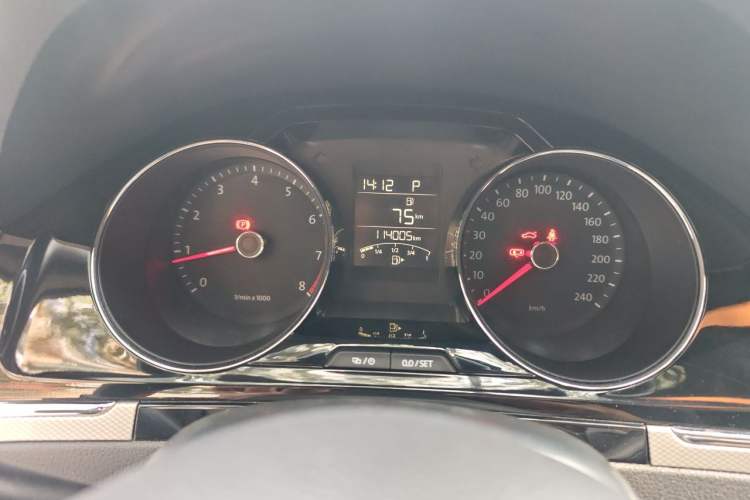Used Volkswagen Bora 2014 1.4TSI Automatic Sportline Instrument Cluster