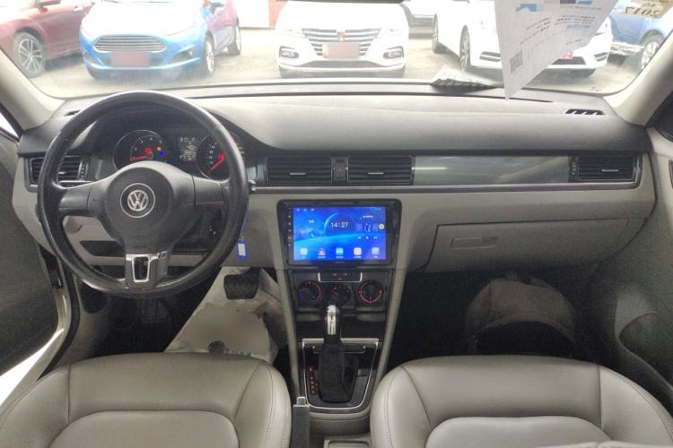Used Volkswagen Bora 2014 1.6L Automatic Fashion Model Interior 2