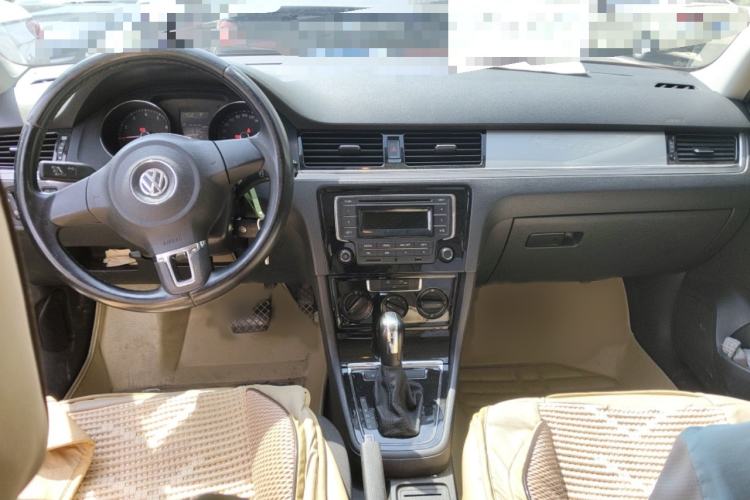 Used Volkswagen Bora 2014 1.6L Automatic Fashion Model Interior 2