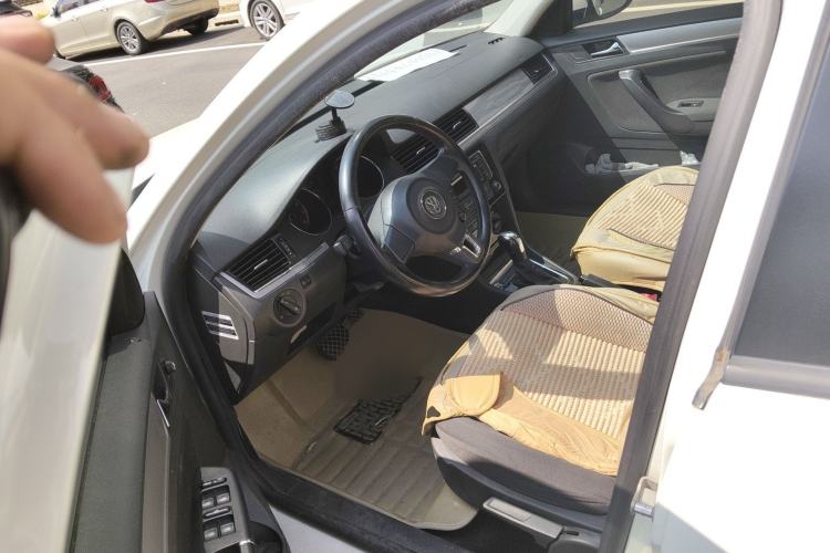 Used Volkswagen Bora 2014 1.6L Automatic Fashion Model Interior 3