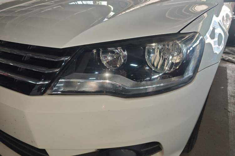 Used Volkswagen Bora 2014 1.6L Automatic Comfort Model Left Front Headlight