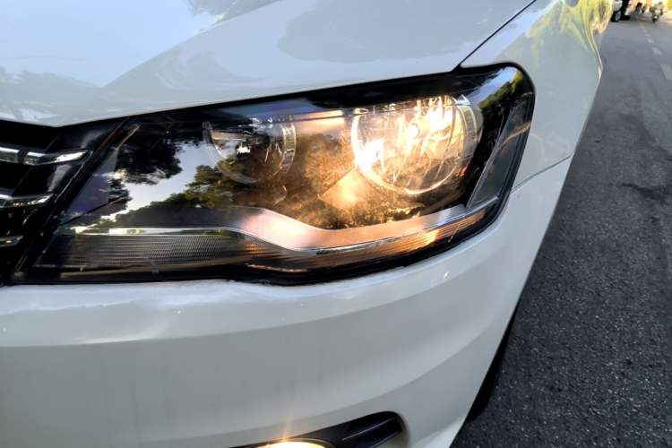 Used Volkswagen Bora 2014 1.4TSI Automatic Comfort Model Left Front Headlight