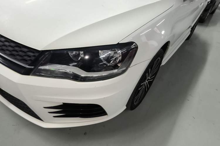 Used Volkswagen Bora 2014 1.4TSI Manual Sportline Left Front Headlight