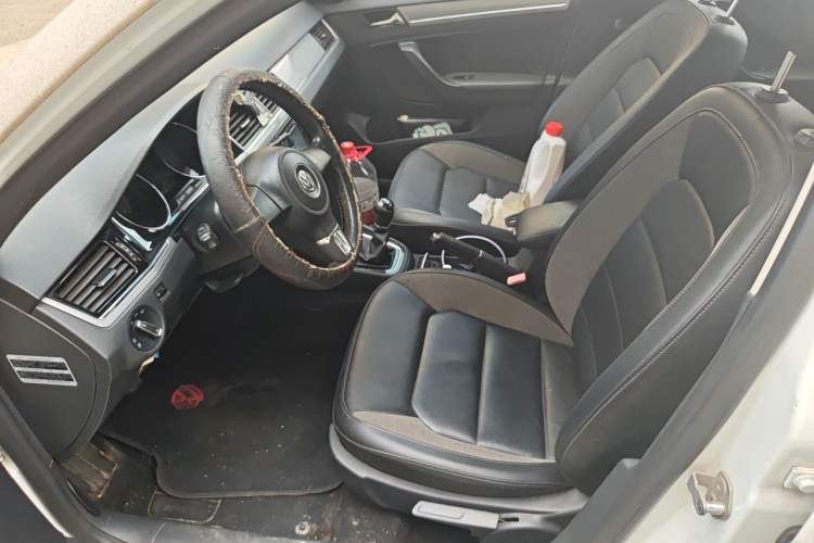 Used Volkswagen Bora 2014 1.6L Manual Comfort Model Left Front Seat