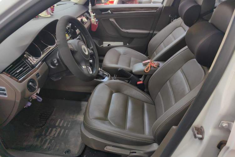 Used Volkswagen Bora 2014 1.6L Automatic Luxury Model Left Front Seat