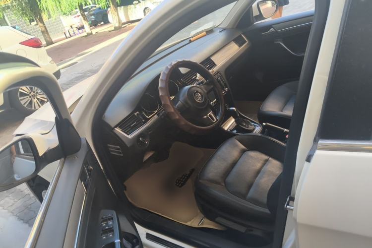 Used Volkswagen Bora 2014 1.6L Automatic Comfort Model Left Front Seat