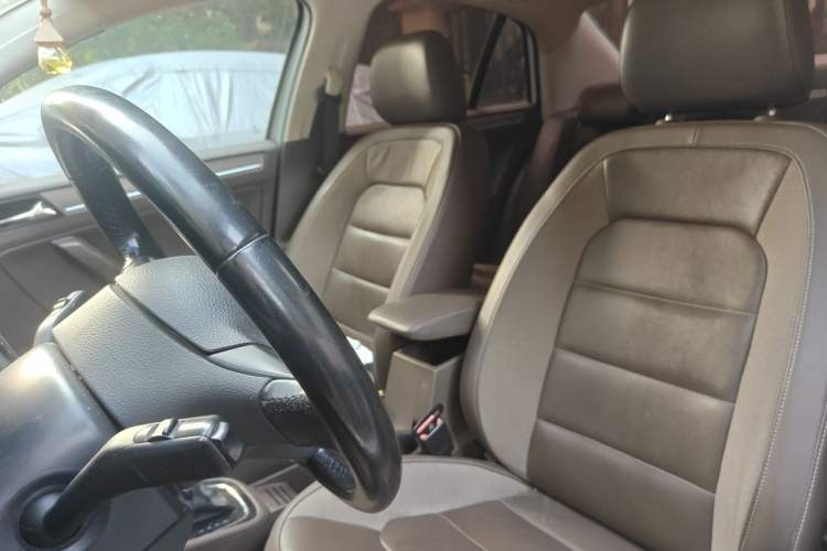 Used Volkswagen Bora 2014 1.6L Automatic Comfort Model Left Front Seat