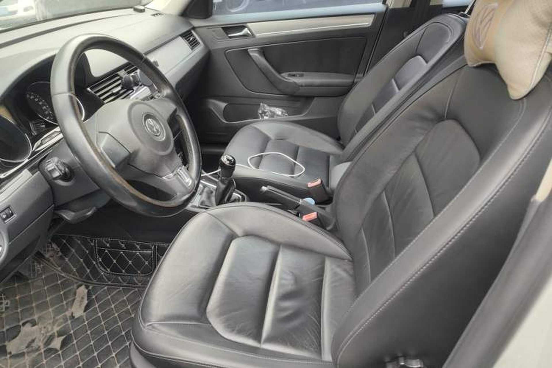 Used Volkswagen Bora 2014 1.6L Manual Comfort Model Left Front Seat