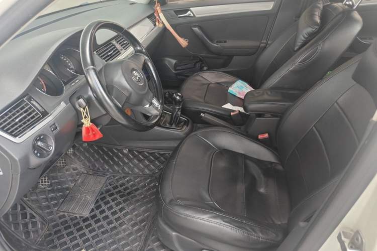 Used Volkswagen Bora 2014 1.6L Manual Fashion Edition Left Front Seat