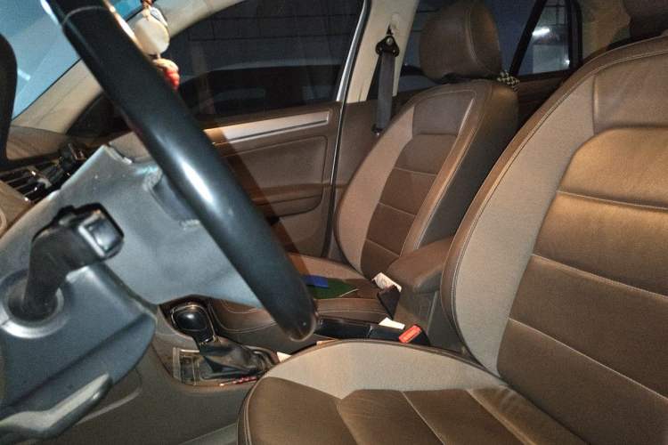 Used Volkswagen Bora 2014 1.6L Automatic Comfort Model Left Front Seat