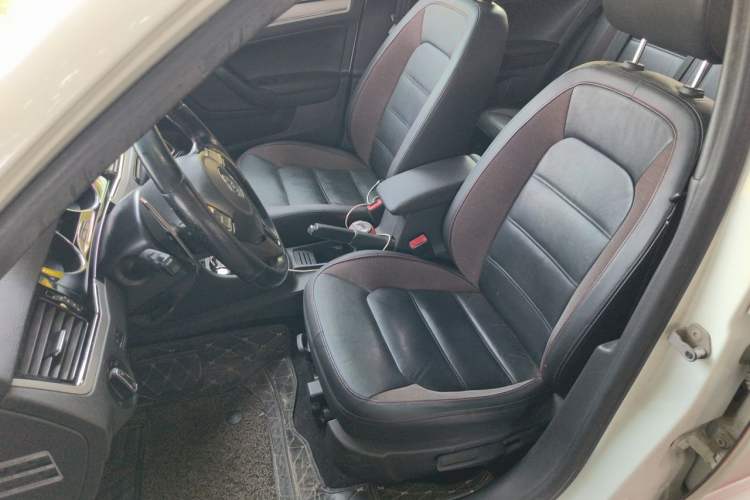 Used Volkswagen Bora 2014 1.4TSI Automatic Sportline Left Front Seat