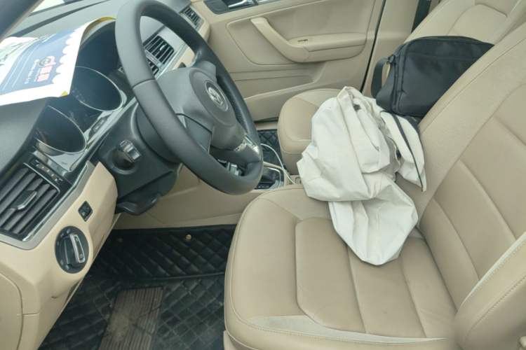 Used Volkswagen Bora 2014 1.6L Automatic Comfort Model Left Front Seat