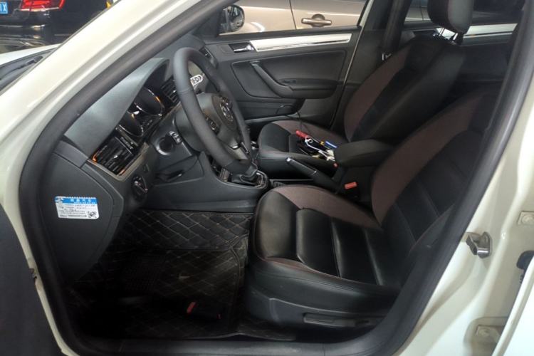 Used Volkswagen Bora 2014 1.4TSI Manual Sportline Left Front Seat