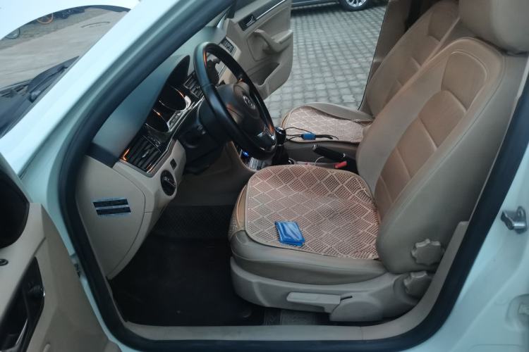 Used Volkswagen Bora 2014 1.6L Manual Comfort Model Left Front Seat