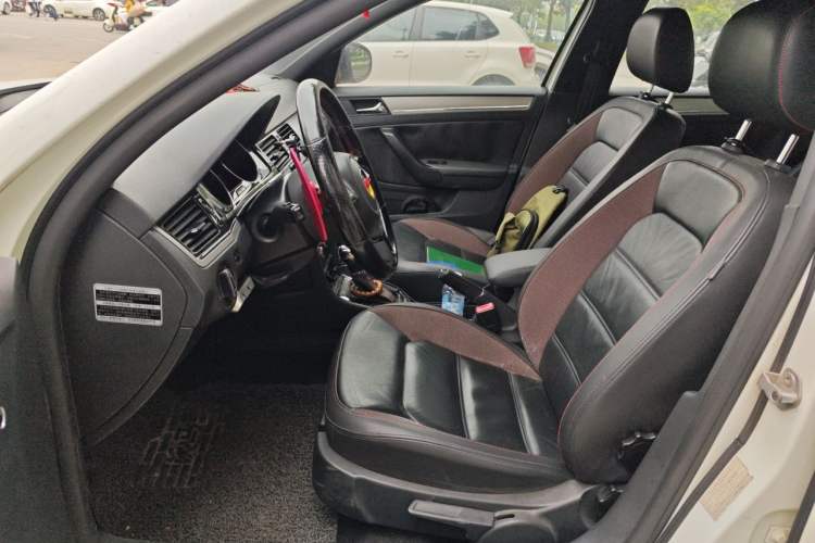 Used Volkswagen Bora 2014 1.4TSI Automatic Sportline Left Front Seat