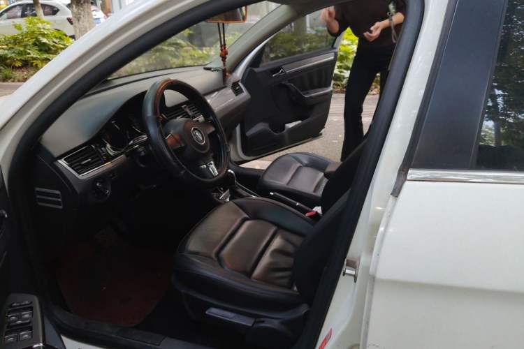 Used Volkswagen Bora 2014 1.6L Automatic Comfort Model Left Front Seat
