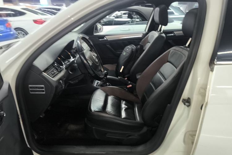 Used Volkswagen Bora 2014 1.4TSI Manual Sportline Left Front Seat