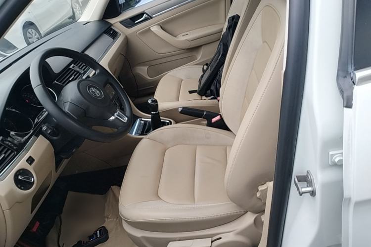 Used Volkswagen Bora 2014 1.6L Manual Comfort Model Left Front Seat