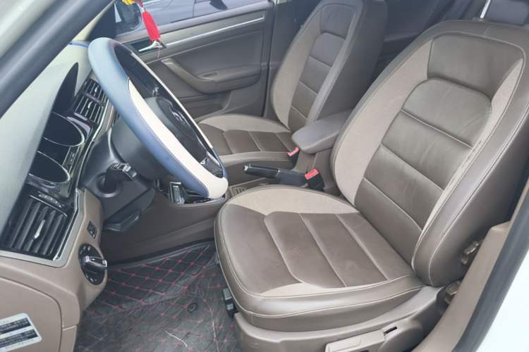 Used Volkswagen Bora 2014 1.6L Automatic Comfort Model Left Front Seat