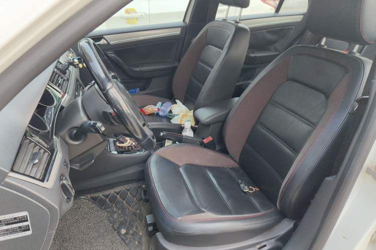 Used Volkswagen Bora 2014 1.4TSI Automatic Sportline Left Front Seat