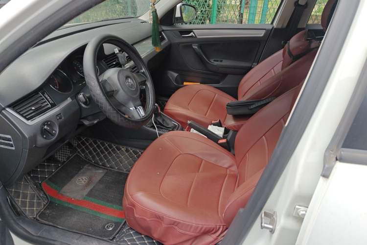 Used Volkswagen Bora 2014 1.6L Automatic Fashion Model Left Front Seat
