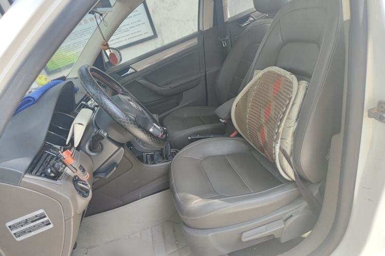 Used Volkswagen Bora 2014 1.6L Manual Comfort Model Left Front Seat
