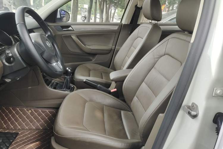 Used Volkswagen Bora 2014 1.6L Manual Comfort Model Left Front Seat