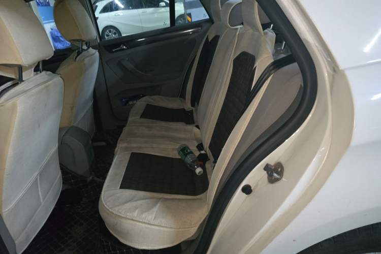 Used Volkswagen Bora 2014 1.6L Automatic Fashion Model Left Rear Seat