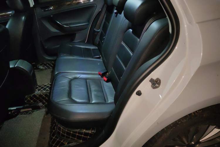 Used Volkswagen Bora 2014 1.6L Automatic Luxury Model Left Rear Seat