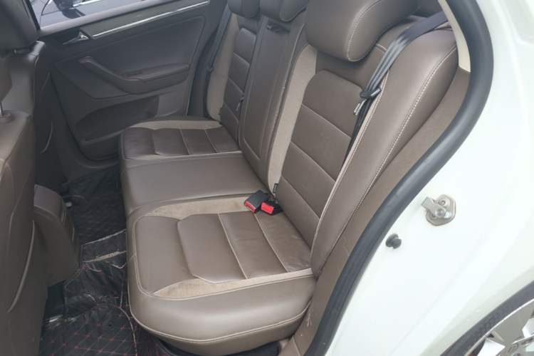 Used Volkswagen Bora 2014 1.6L Automatic Comfort Model Left Rear Seat