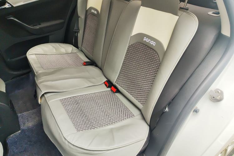 Used Volkswagen Bora 2014 1.6L Automatic Fashion Model Left Rear Seat