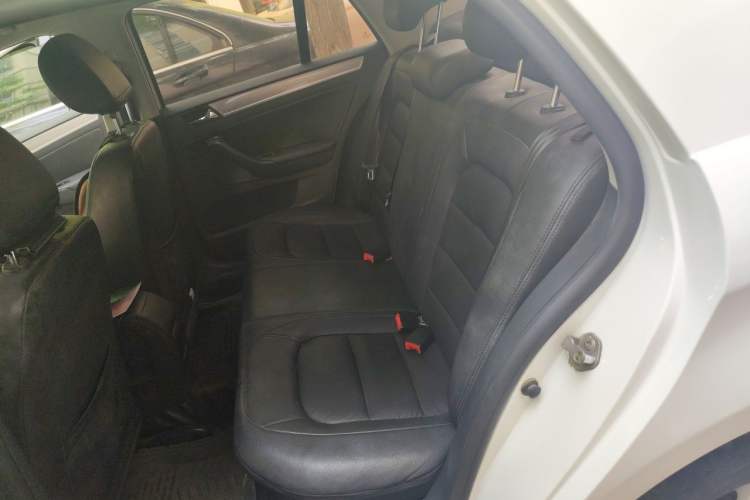 Used Volkswagen Bora 2014 1.6L Automatic Fashion Model Left Rear Seat