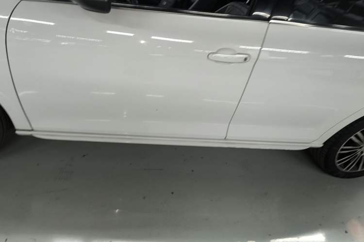 Used Volkswagen Bora 2014 1.4TSI Manual Sportline Left Side Sill