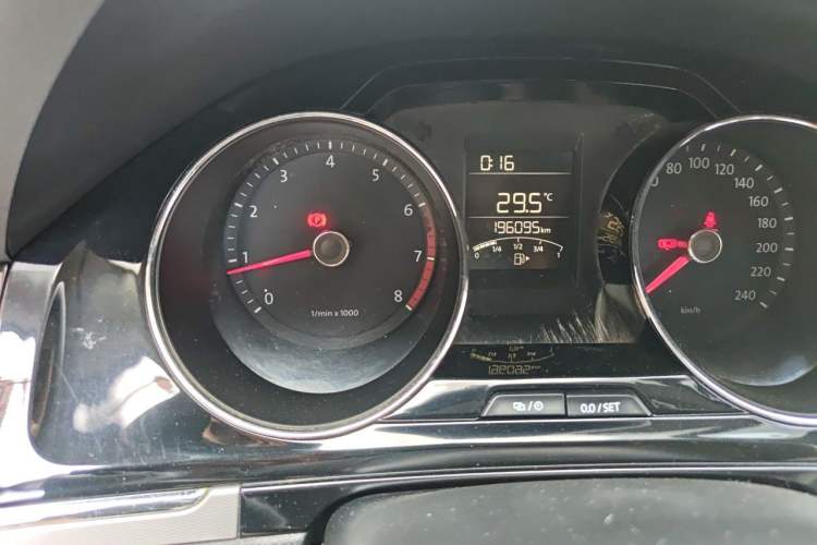 Used Volkswagen Bora 2014 1.6L Manual Comfort Model Odometer Close Up