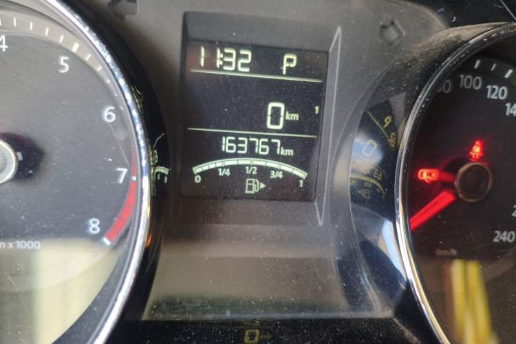 Used Volkswagen Bora 2014 1.6L Automatic Comfort Model Odometer Close Up