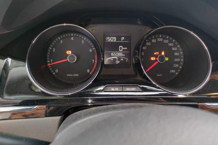 Used Volkswagen Bora 2014 1.6L Automatic Luxury Model Odometer Close Up