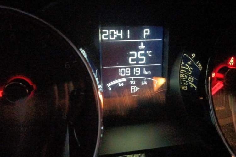 Used Volkswagen Bora 2014 1.6L Automatic Comfort Model Odometer Close Up