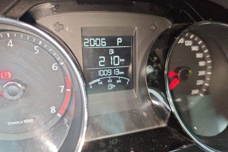 Used Volkswagen Bora 2014 1.6L Automatic Luxury Model Odometer Close Up