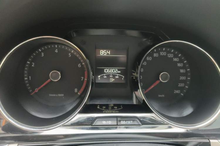 Used Volkswagen Bora 2014 1.6L Automatic Comfort Model Odometer Close Up