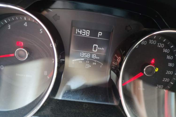 Used Volkswagen Bora 2014 1.6L Automatic Comfort Model Odometer Close Up