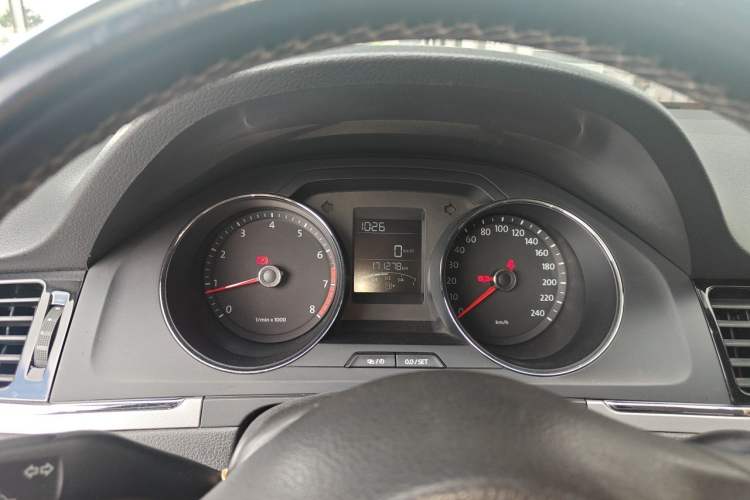 Used Volkswagen Bora 2014 1.6L Manual Fashion Edition Odometer Close Up