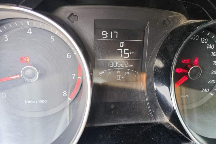 Used Volkswagen Bora 2014 1.6L Manual Comfort Model Odometer Close Up