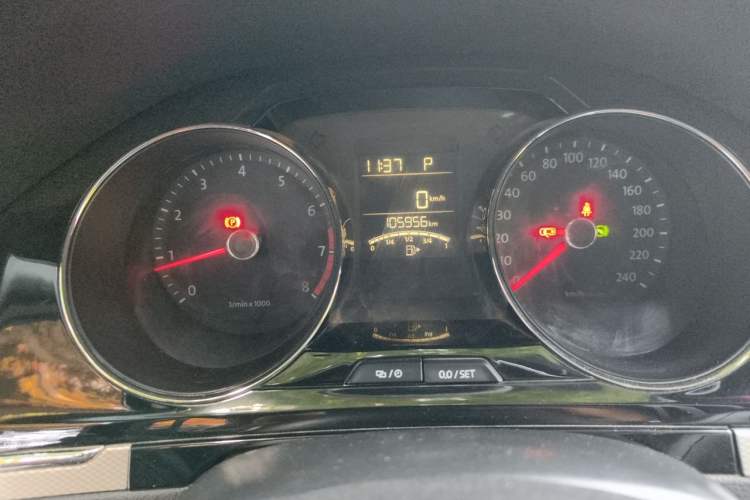 Used Volkswagen Bora 2014 1.4TSI Automatic Sportline Odometer Close Up