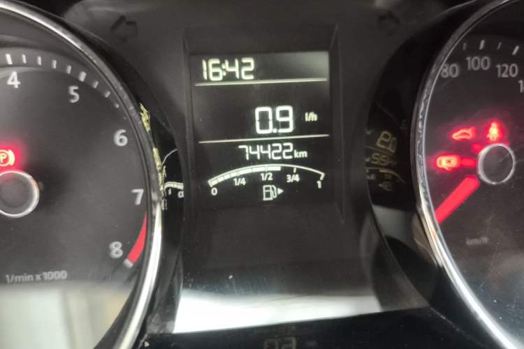 Used Volkswagen Bora 2014 1.6L Manual Comfort Model Odometer Close Up