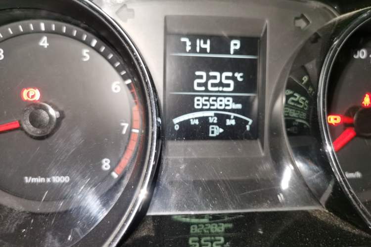 Used Volkswagen Bora 2014 1.6L Automatic Comfort Model Odometer Close Up