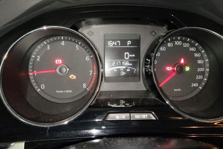 Used Volkswagen Bora 2014 1.6L Automatic Comfort Model Odometer Close Up