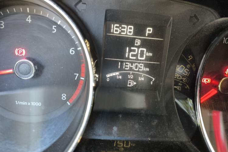 Used Volkswagen Bora 2014 1.6L Automatic Comfort Model Odometer Close Up