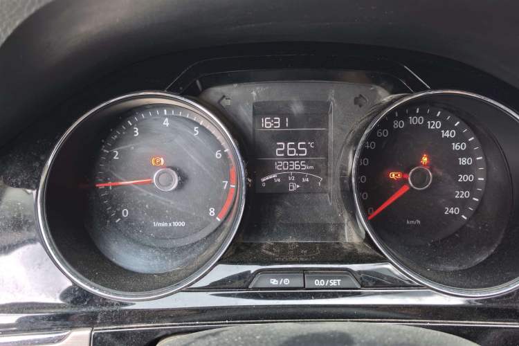 Used Volkswagen Bora 2014 1.6L Manual Comfort Model Odometer Close Up