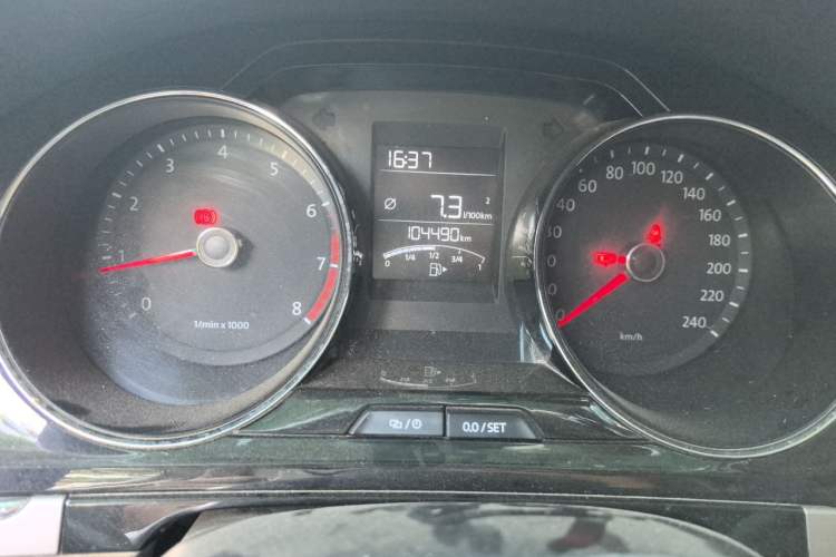 Used Volkswagen Bora 2014 1.6L Manual Comfort Model Odometer Close Up
